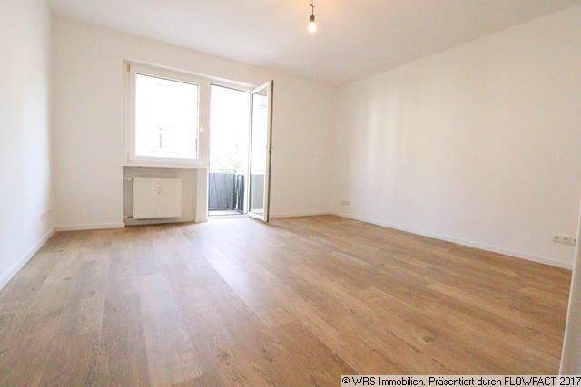 WRS Immobilien - 1 Zimmer Wohnung in Bornheim mit Balkon und Kochnische - Erstbezug nach Sanierung – Wohn- Schlafzimmer