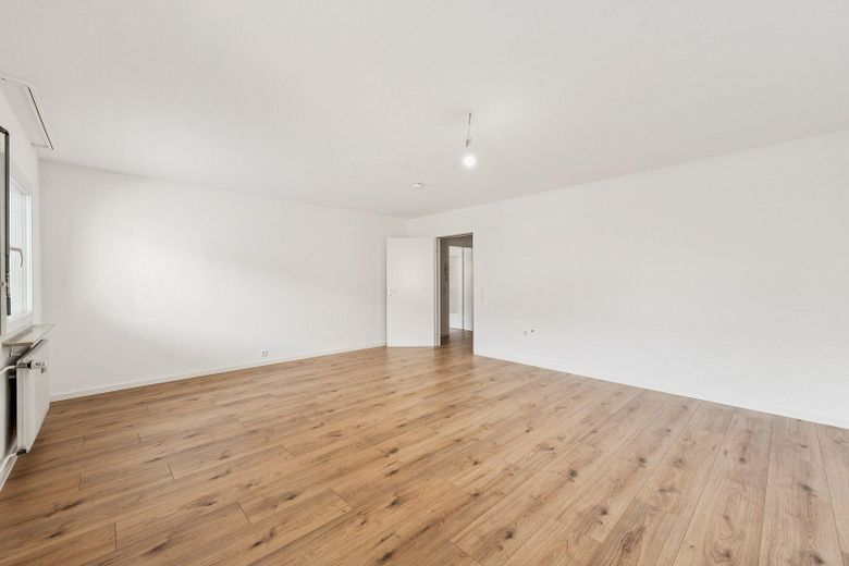 Erstbezug nach Kernsanierung: 2,5-Zi.-Wohnung mit Balkon und TG-Stellplatz (+Aufzug) – Schlafzimmer