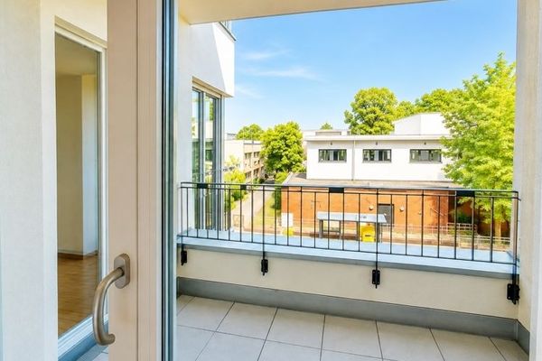 MÖBLIERTE 2-Zimmer-Neubau-Wohnung mit Balkon zu vermieten