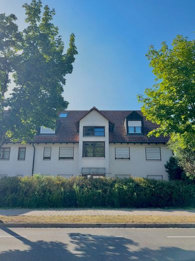 Nähe Basel | 2 Stellplätze inklusive | DG-Wohnung mit Empore | provisionsfrei – Hausansicht