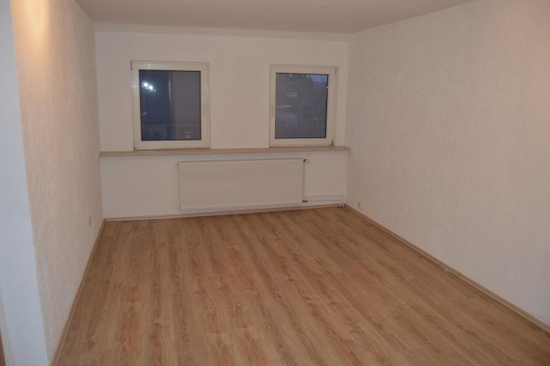 Mehrfamilienhaus provisionsfrei – 1 Einheit vermietet, 1 Einheit frei für Sie – WG 2: Schlafzimmer 1