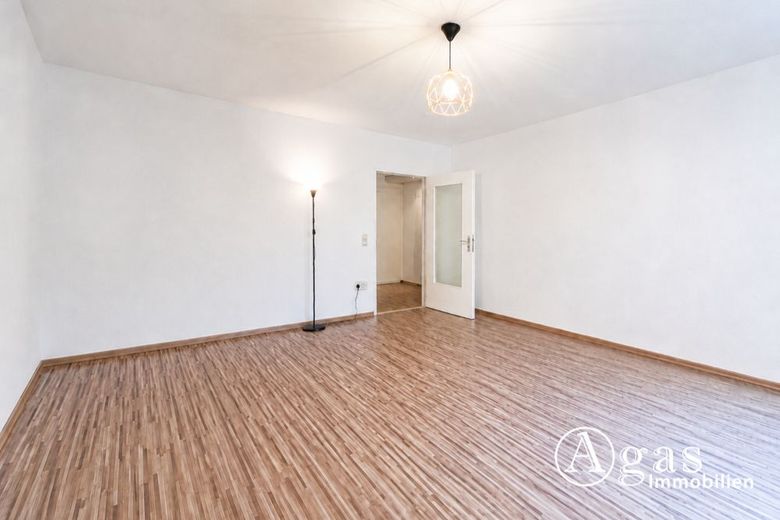Appartamento tranquillo e libero di 1 stanza con balcone a Wilmersdorf in vendita – Wohnzimmer Ansicht 3