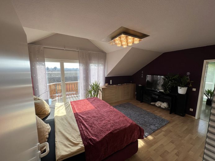 Schlafzimmer mit Ankleide