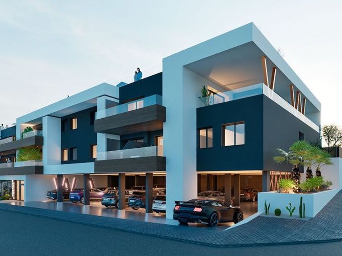Moderne Penthouse-Wohnungen mit 2 Schlafzimmern, 2 Bädern, Dachterrasse, Privatpool und Einbauküchen mit Elektrogeräten – Foto 1