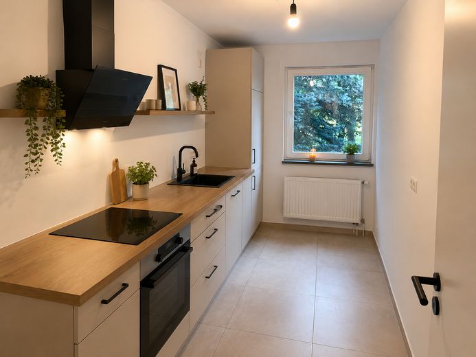 Frisch saniert & bezugsfertig: 2 Balkone, Echtholzparkett und Tiefgarage – Virtuell Möbliert