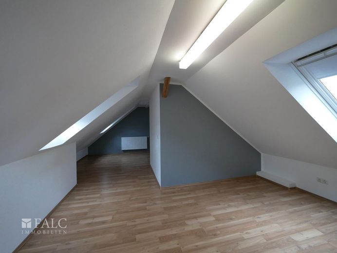 Büro und Wohnen - oder doch entwickeln!?! – Dachgeschoss