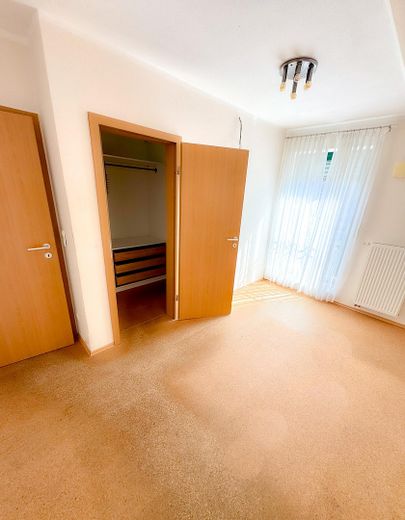 Schlafzimmer mit Ankleide