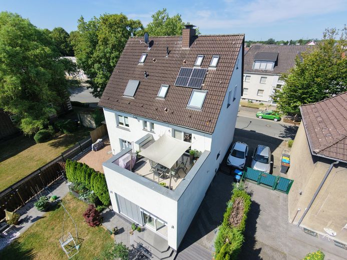 Excepcional piso en propiedad con jardín, terraza en la azotea, Wallbox y chimenea – Foto 20