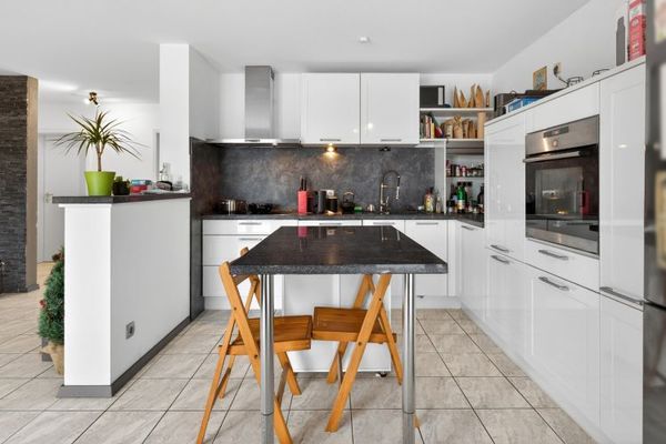 Libera da subito: Appartamento moderno con balcone, cucina componibile e posto auto in garage sotterraneo