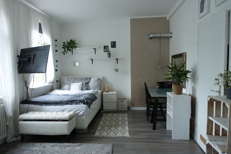 Frisch sanierte 1-Zi Whg. am Rande der Altstadt Gelnhausens – Wohn/Schlafzimmer