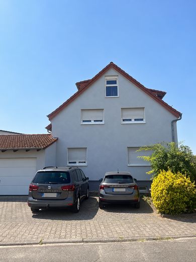 Immeuble résidentiel polyvalent à Kronau – 3 unités d’habitation sur env. 286 m² / Sans commission – Photo 1