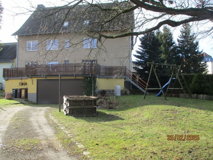 Freistehendes 3-Familien Haus in ruhiger Lage – Garage - Zufahrt Nord