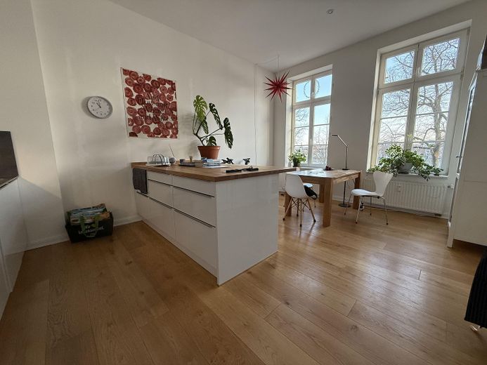 Licht, Wasser, Altbau – Traumwohnung in Schwerins Bestlage am Pfaffenteich – Foto 1