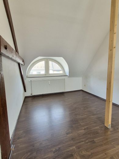 Mehrfamilienhaus, Dreifamilienhaus mit Loft Charakter u. Dachterrasse in Krefeld – Wohnzimmer Wohnung 3
