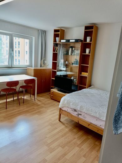 Appartement 1,5 pièce lumineux, moderne et meublé, situé au centre de Fürth – Photo 4