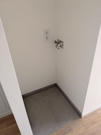 Erstbezug in Friedrichshain | hochwertiges 1-Zimmer-Studio mit Einbauküche & Balkon – Waschmaschinen Stellplatz
