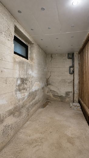 Keyifli 42 m² – merkezi konumda 2 odalı çatı katı dairesi – Kellerraum