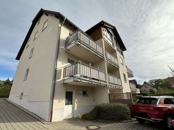 Dúplex bien cuidado de 4 habitaciones en la 2.ª planta/ático con baño confortable y aseo para invitados, ¡dos plazas de aparcamiento! – Foto 1