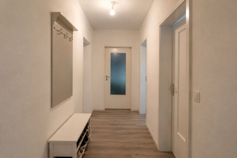 Neu gegründete 2er-WG in Siegen – möbliertes Zimmer – Flur
