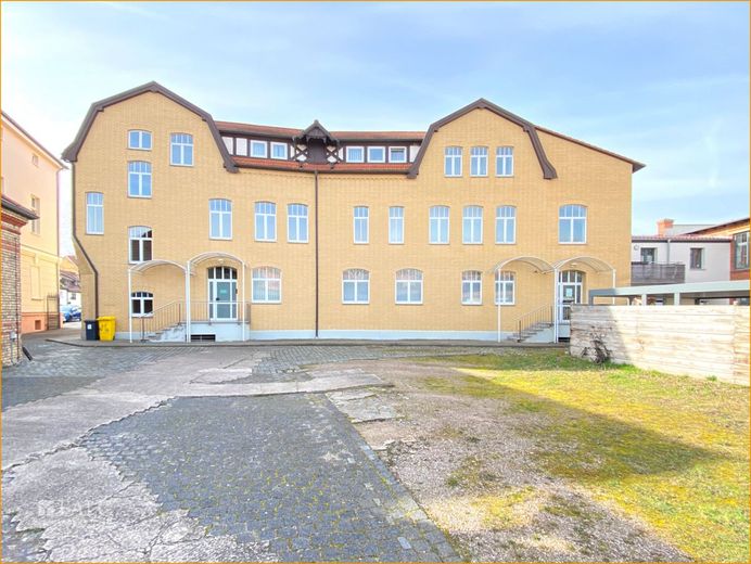 Im Zentrum von Sömmerda ideal als Firmenzentrale alle Mitarbeiter in einem Hause untergebracht – Blick vom Hof