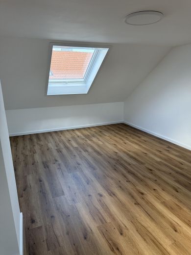 Modern wohnen auf zwei Ebenen – provisionsfrei – 2. Kinderzimmer DG