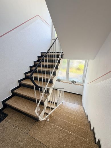 Erstbezug nach Sanierung: Helle 3-Zimmer-Wohnung mit Stellplatz& Keller – sofort bezugsfrei – Eingang.2