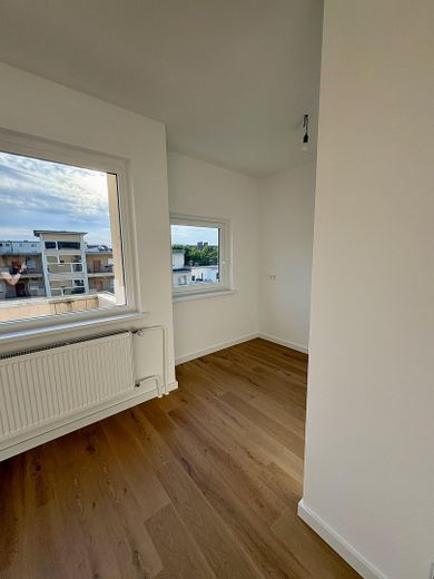 Erstbezug nach Sanierung – Moderne 2-Zimmer-Wohnung nahe Kurfürstendamm – Wohnküche