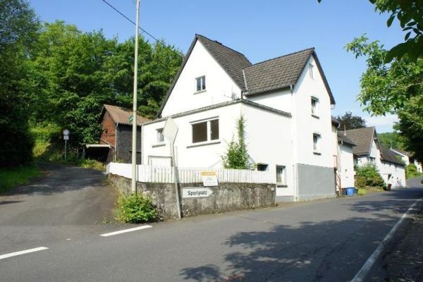 ** WEEKENDHUIS- OF VAKANTIEHUIS - OP EEN RUSTIGE LOCATIE IN DE WESTERWALD **