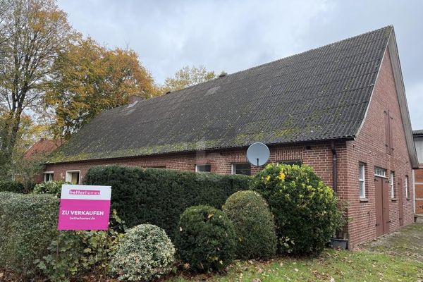 TERRAIN À BÂTIR DE 3.910 M² AVEC BÂTI EXISTANT
