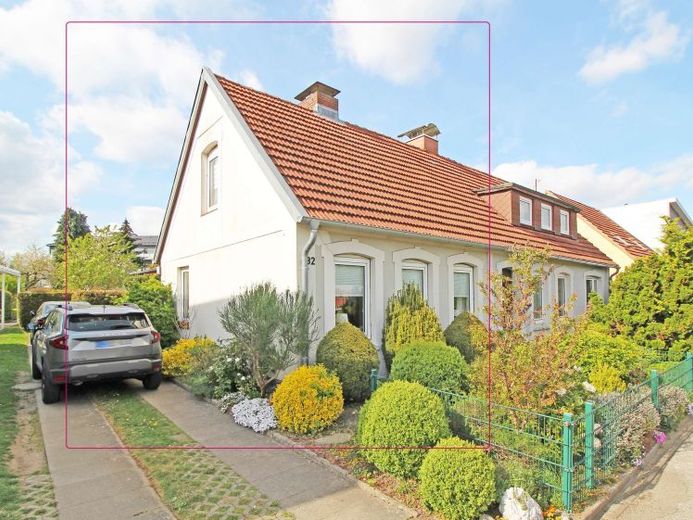 Vermietete Doppelhaushälfte - zentrumsnah mit schönem Garten – Foto 1