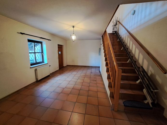 Treppe ins OG mit Treppenlift