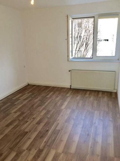 Helle 2-Zimmer – Eigentumswohnung im 1. OG  in Frankfurt-Höchst – Schlafzimmer
