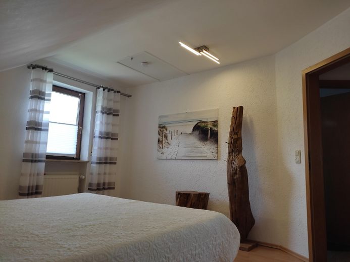 Ein schönes Zuhause in Südhanglage. – Schlafzimmer Obergeschoß