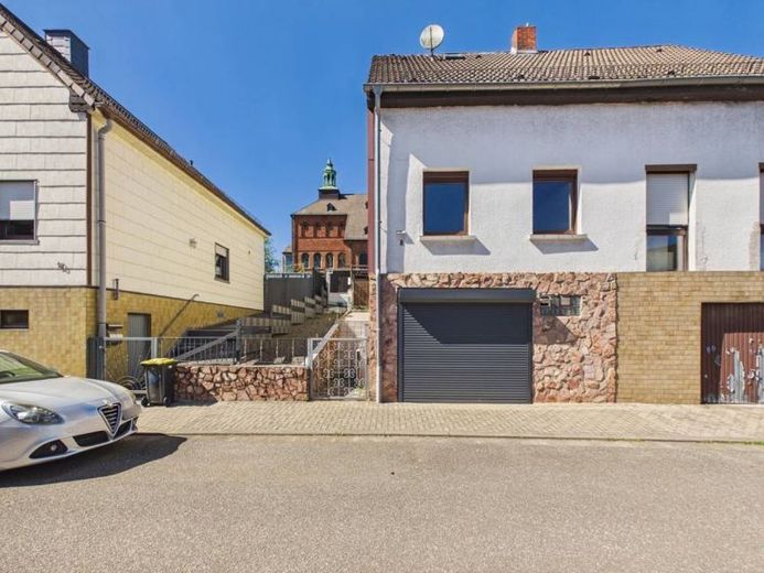 Einziehen & wohlfühlen: DHH mit 100 m² in Friedrichsthal – sofort frei! – Foto 1