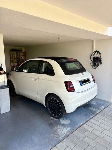 Vivere dove gli altri vanno in vacanza - moderna casa a schiera con una splendida vista sul lago sulla Höri – Carport mit Wallbox