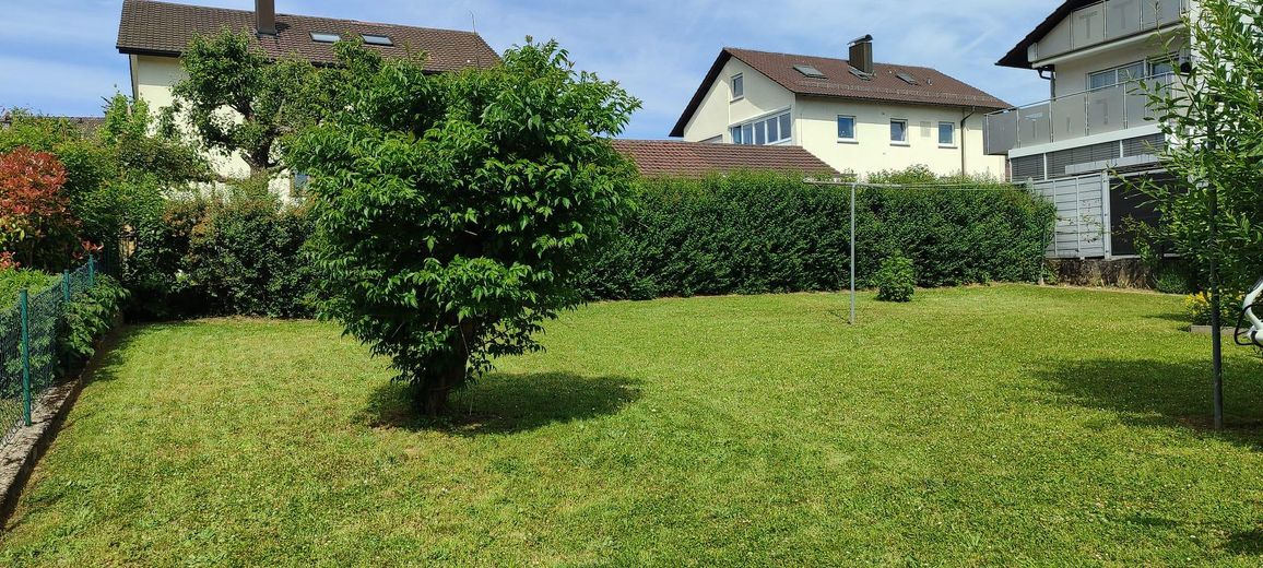 Einfamilienhaus mit Einliegerwohnung, Wintergarten, Garage und Gartenparadies auf 708 m2 – Aussenansicht 6