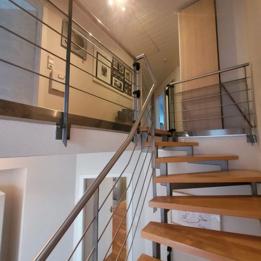 Bergstraße'daki Lorsch'ta galeri ve asma katlı yüksek kaliteli yarı müstakil ev – Empore OG