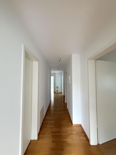 Helle 4-Zimmerwohnung zur Miete in Nymphenburg, München – Flur