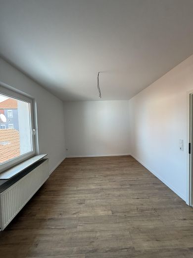¡Magnífico apartamento de 3 habitaciones con balcón! – Zimmer