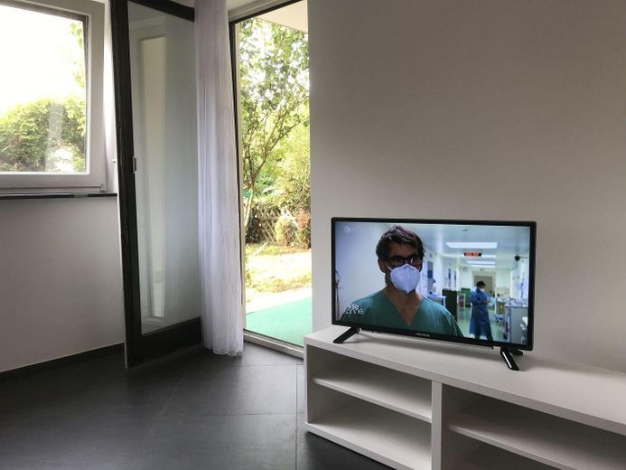 WOHNZIMMER ZUM GARTEN