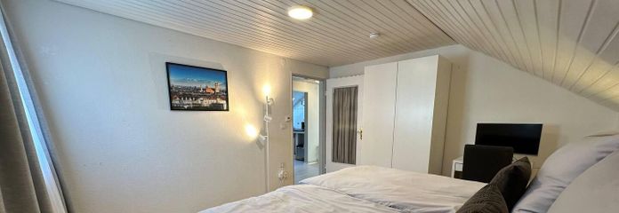 Schlafzimmer 1