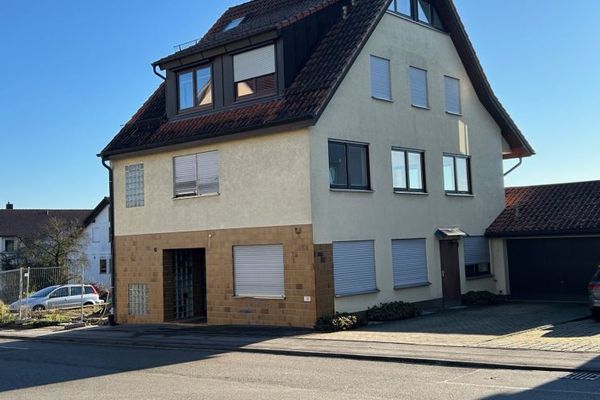 Herrenberg-Haslach: 2-3 Familienhaus mit Gewerbeeinheit