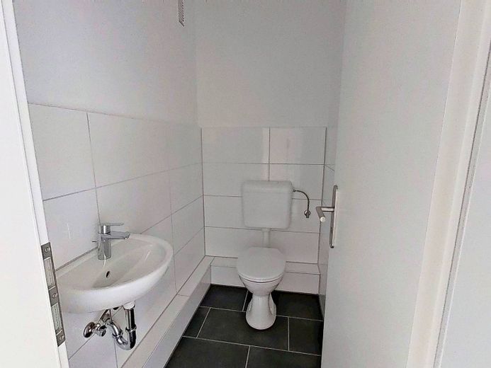 Entspannt ins Jahresende -Kaltmietfrei in den Herbst starten: Helle 4-Zimmer-Wohnung mit BALKON – Separates WC