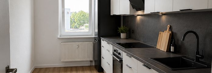 Encantador piso antiguo con cocina empotrada nueva cerca de la Clínica Universitaria – Küche 