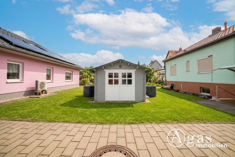 Seltene Gelegenheit: Zwei Häuser auf großem Grundstück in Bernau – Schuppen