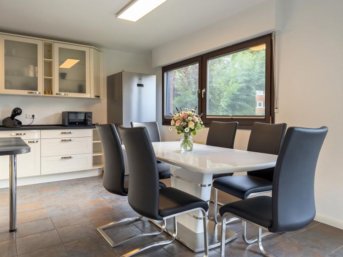 Bungalow ben tenuto a Marne con tetto nuovo, giardino appartato, camino e impianto fotovoltaico – Essbereich