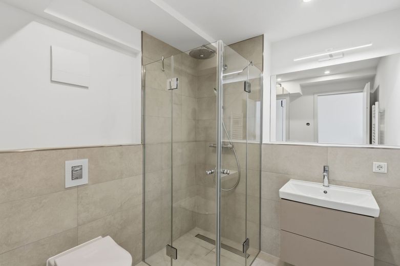 Erstbezug - Modernes Wohnen im historischen Ambiente (K10) – Bad mit Dusche