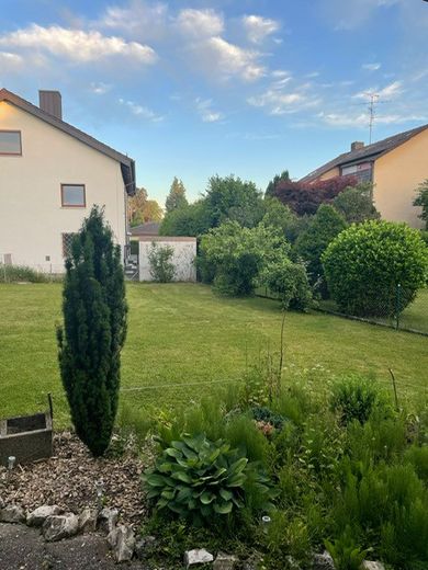Helle 5-Zi Whg Dillingen / Donau (Nähe Krankenhaus) – Teilansicht 1 Garten