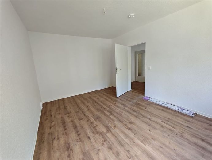 Neu renoviert! Helle 3-Zi. mit Balkon, Wanne &amp; Laminat in ruhiger Lage! – PHOTO-2026-06-26-09-29-58_11