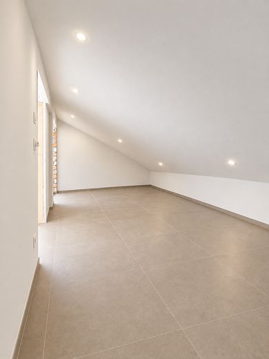 4-Zimmer-Traum mit Galeriefeeling, Fensterfront und Südbalkon – Kinderzimmer 2